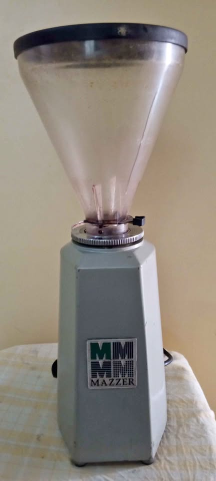 Moulin a café marque mazzer  en bonne état — miniature 2