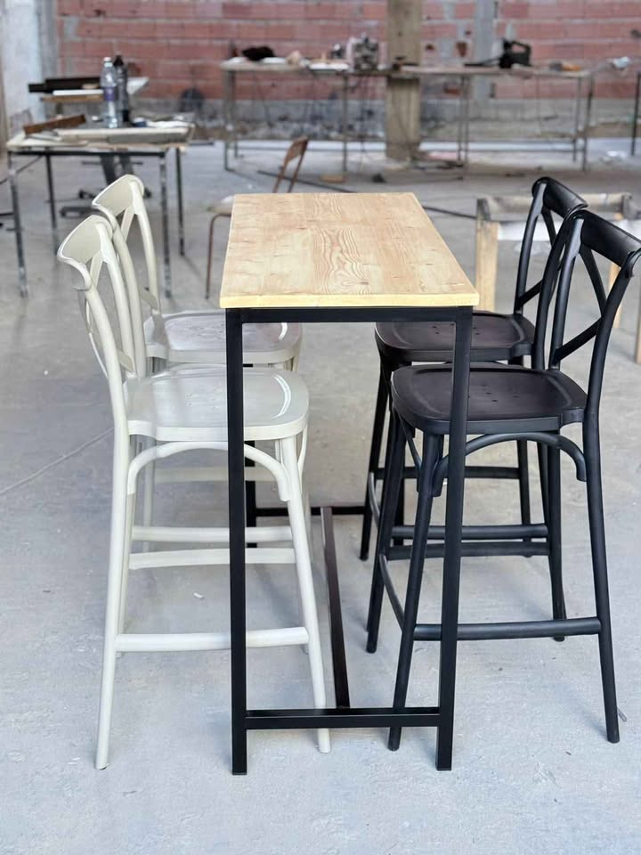 Table et chaises pour café ou restaurant