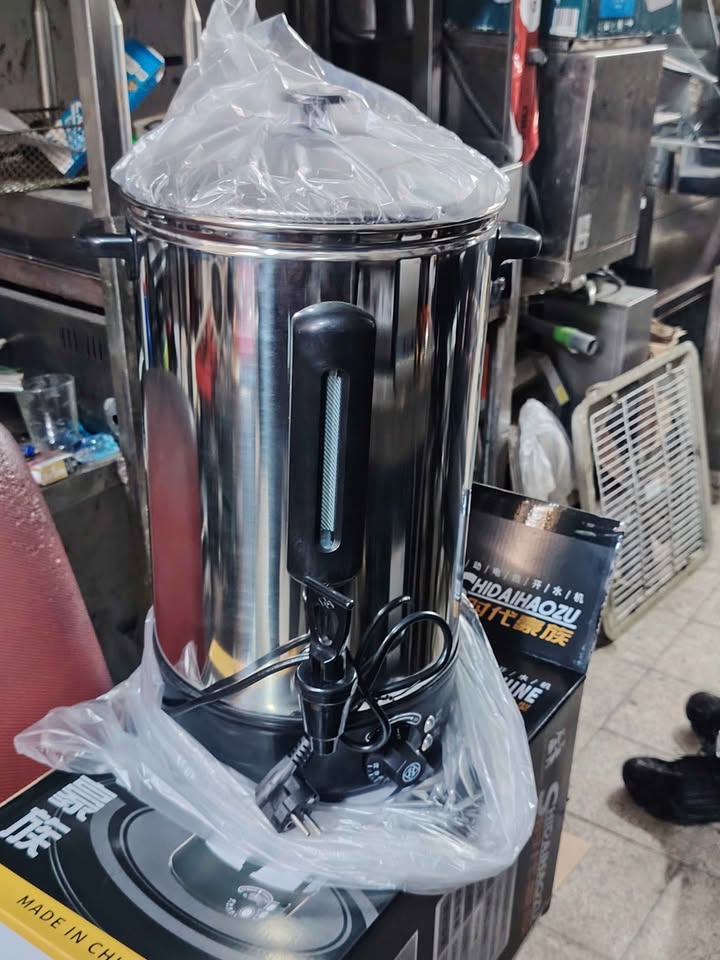Percolateur thé 15 litres jamais utilisée — miniature 3