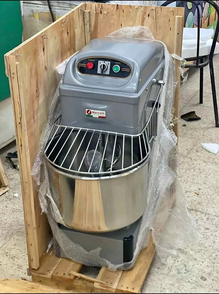 Pétrin 20L neuf