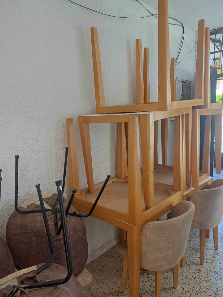 Mobilier complet pour café / restaurant — miniature 2