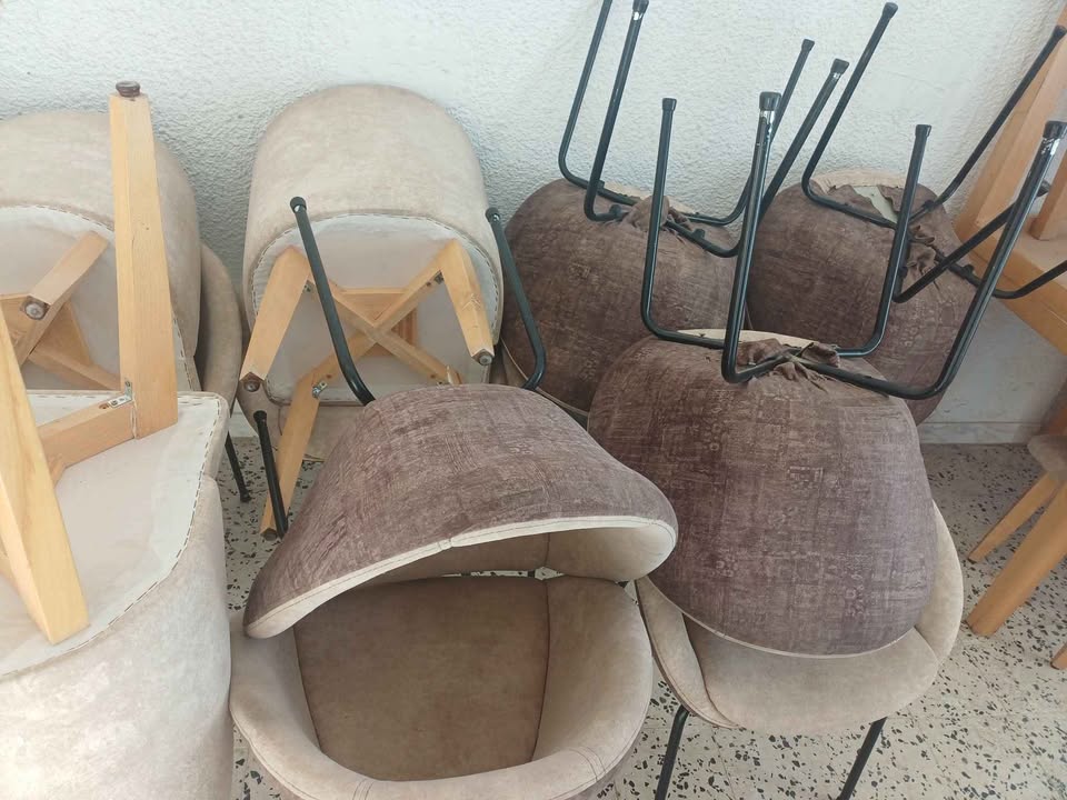 Mobilier complet pour café / restaurant — miniature 3