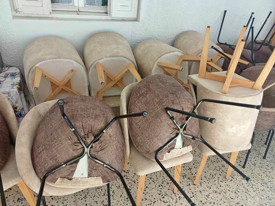 Mobilier complet pour café / restaurant — miniature 5
