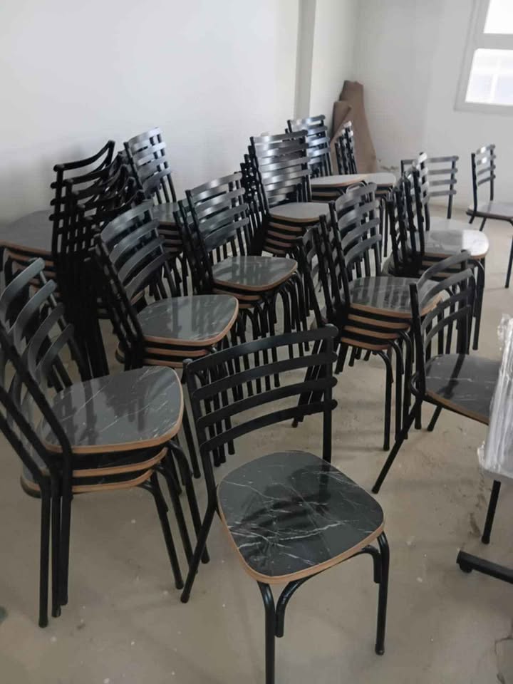 Table café et restaurant — miniature 2