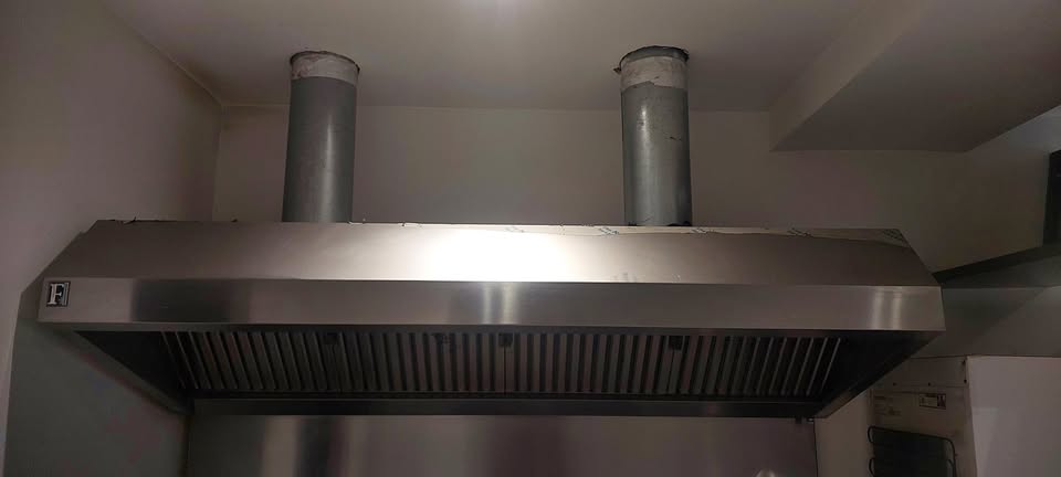 Meuble Snack en inox : Hotte + Table de travail