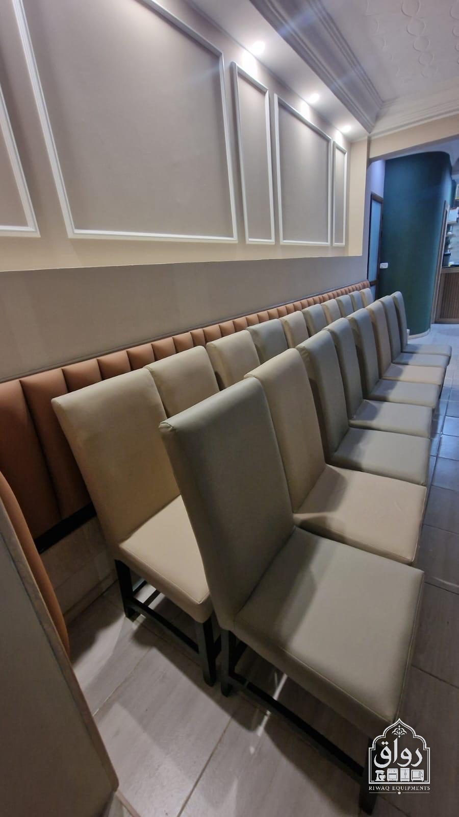 chaises — miniature 2