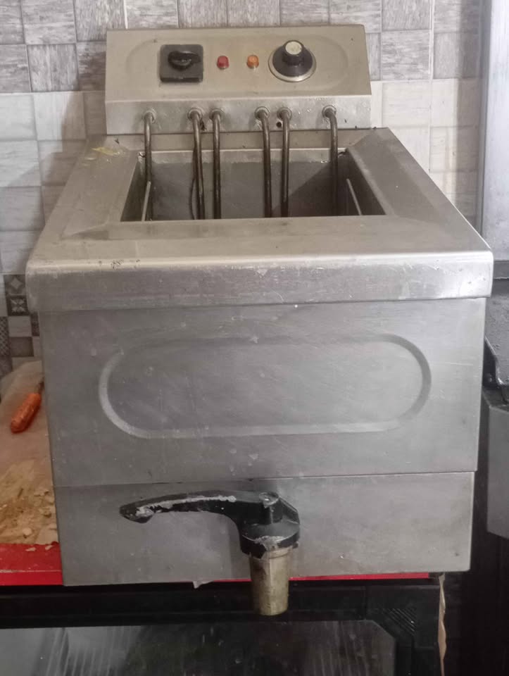 Friteuse électrique 8 litres