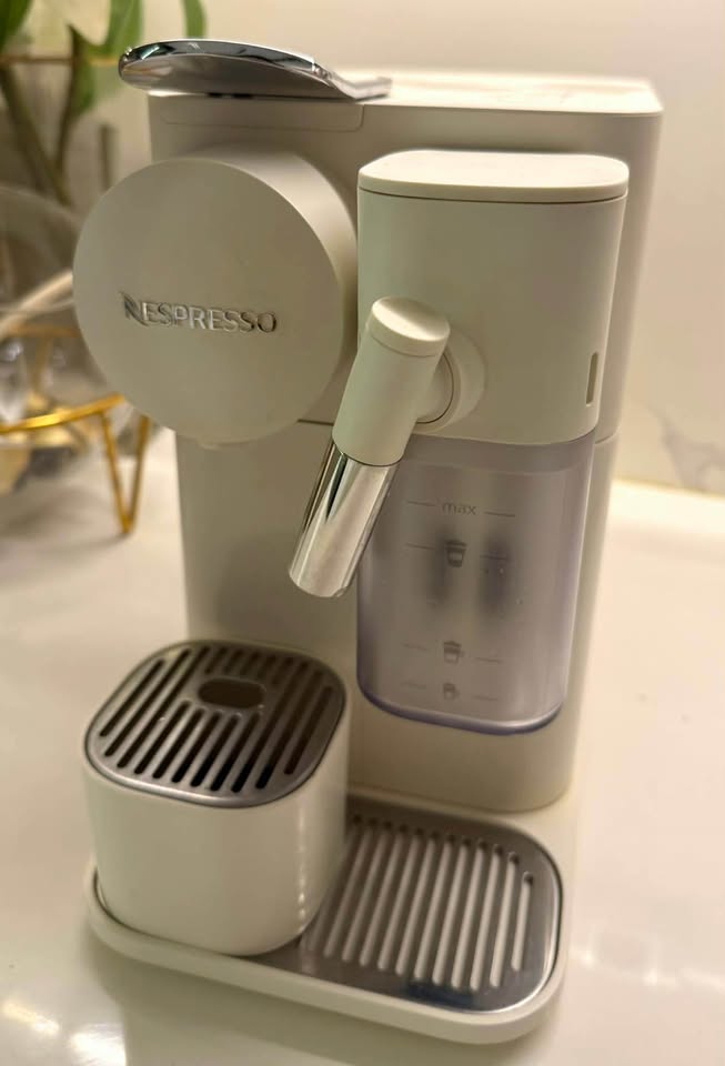 Machine à café Nespresso LATISSIMA ONE — miniature 4