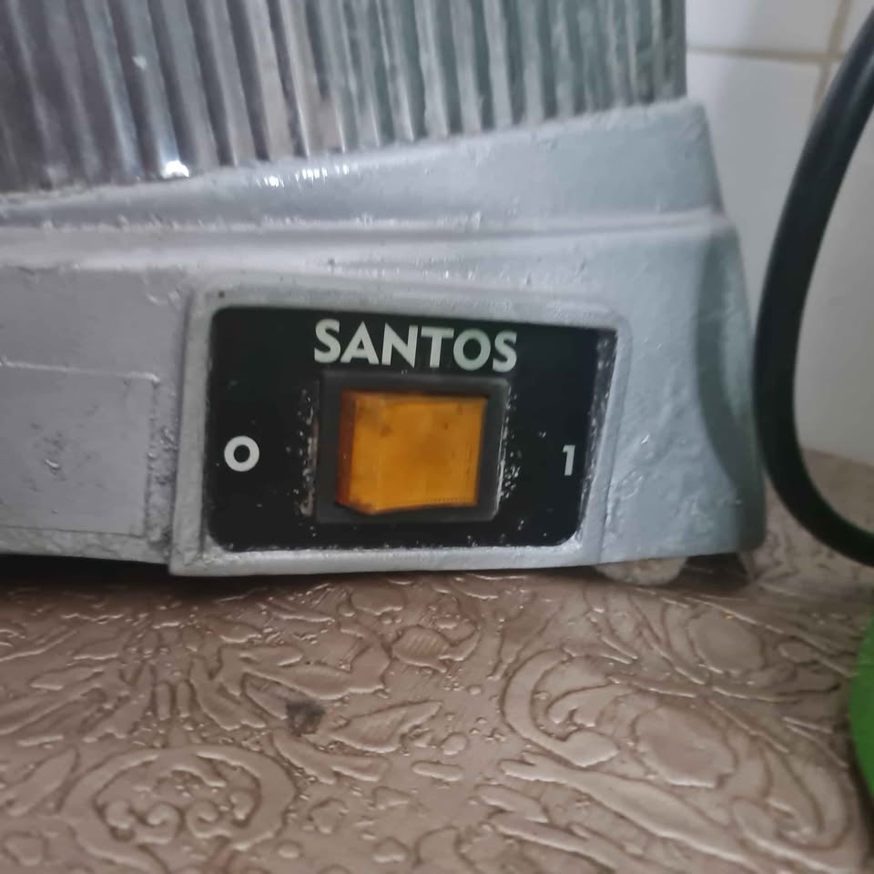Presse agrumes orange santos — miniature 3