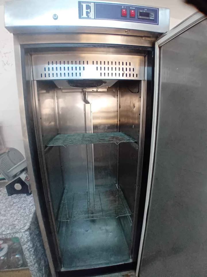 Armoire réfrigérée — miniature 2