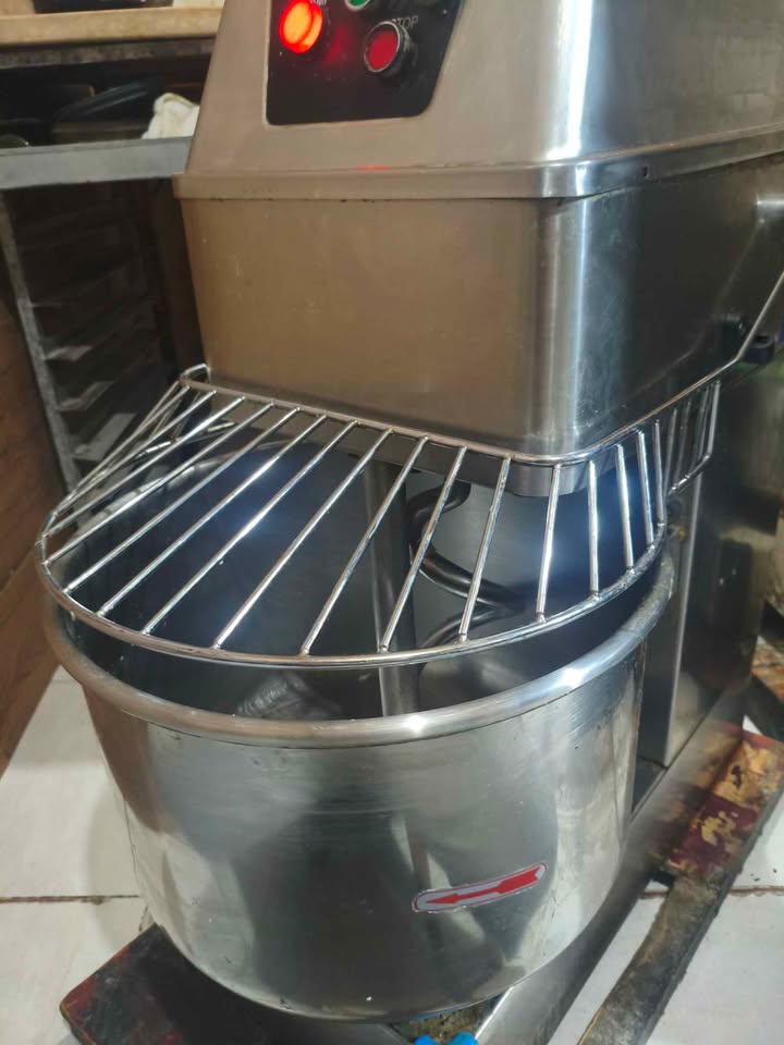 Pétrin spirale 34 l Neuf l inox — miniature 4