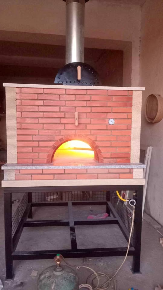 Four a pizza professionnel bois et gaz